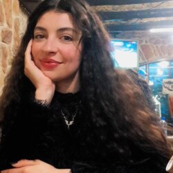 زينة عثمان avatar